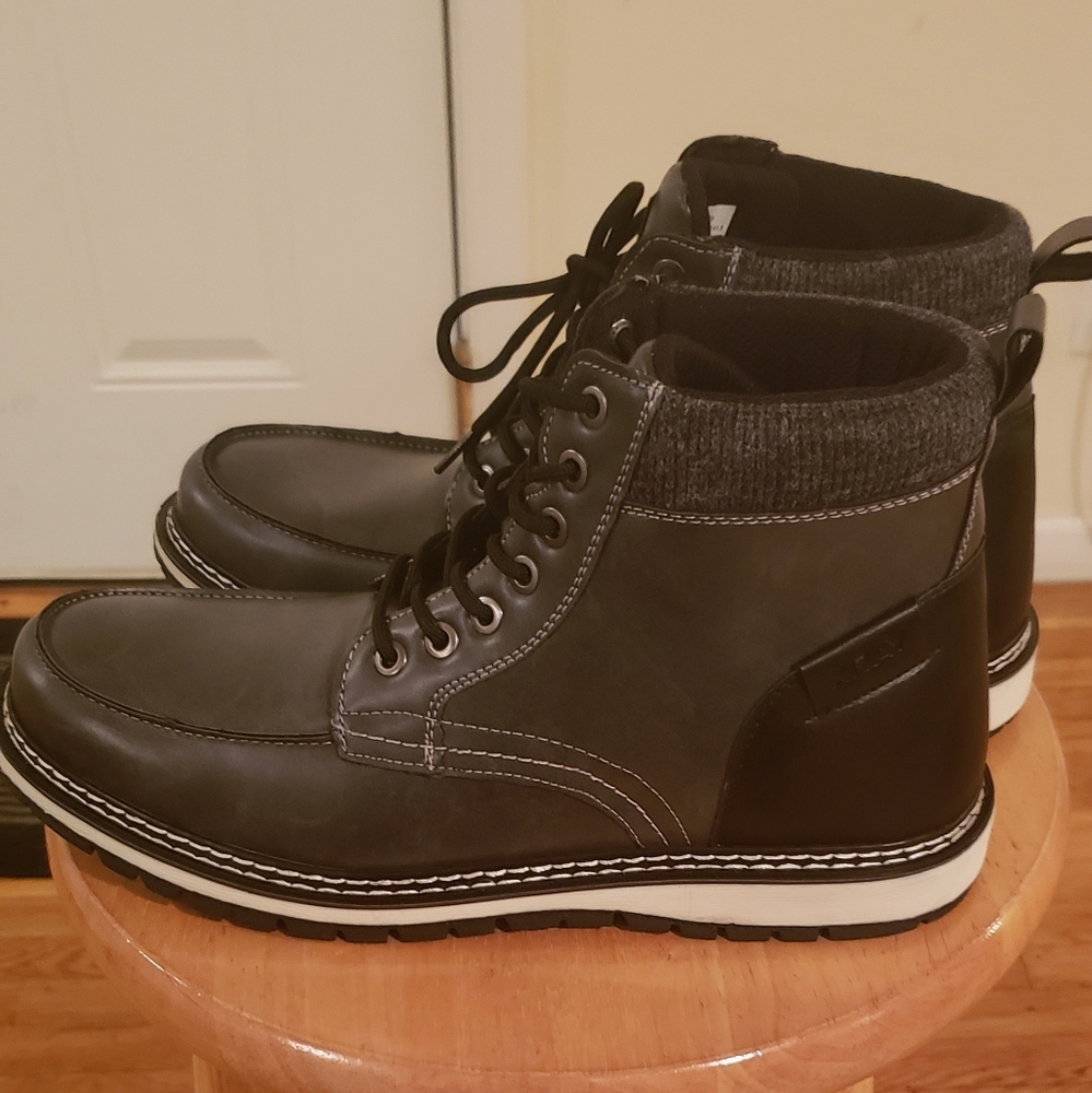 X-ray Men Nelon boot dark brown size 8.5